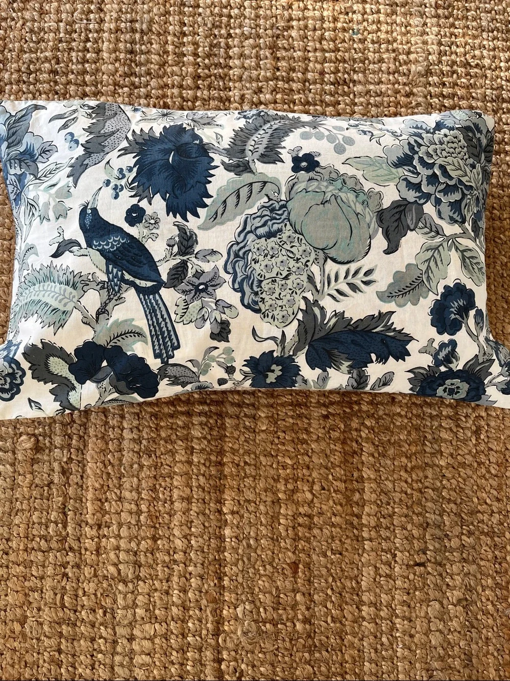 POTTERY BARN Blue & Teal Floral cotton lumbar pillow cover 16”X26”